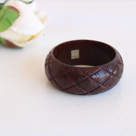 Vintage Bangle Bracelet, Brown Wood Carved Stacking Bracelet, Made in India - Picture 6 of 10